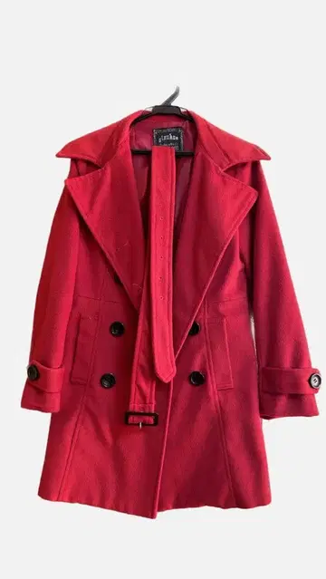 빨간색 롱 코트