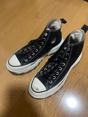 블랙 하이컷 스니커즈