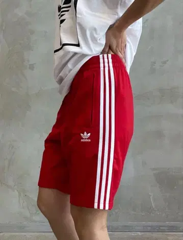 [ 새상품급 ] 아디다스 우먼 빨간색 숏팬츠 3선 S