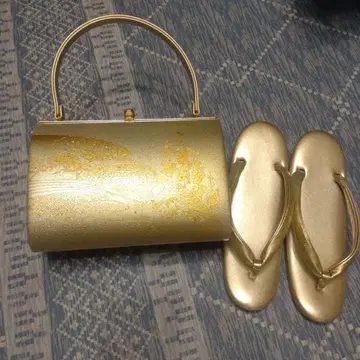 골드 꽃 무늬 일본 나막신과 백 세트