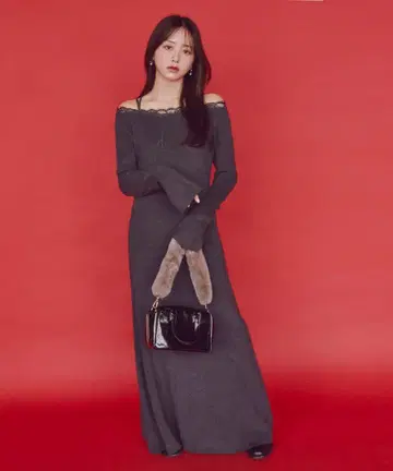 cocodeal 코코딜 레이스 디테일 오프숄더 니트 원피스