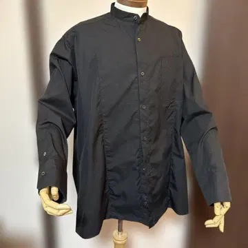 블랙 긴팔 셔츠 버튼 포함