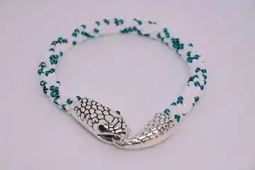 뱀 머리 디자인 팔찌