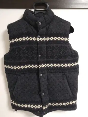 새상품급 다퍼 오브 세인트 조지 노르딕 무늬 다운 베스트 M