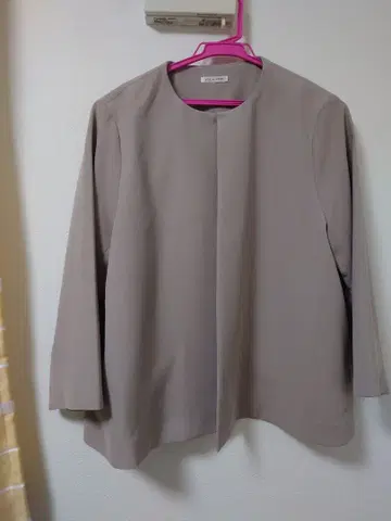 노카라 자켓 베이지 계열 깔끔한 캐주얼 포멀