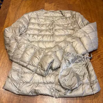 UNIQLO 베이지 울트라 라이트 다운 자켓