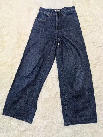 UNIQLO U 스트레이트 데님 24