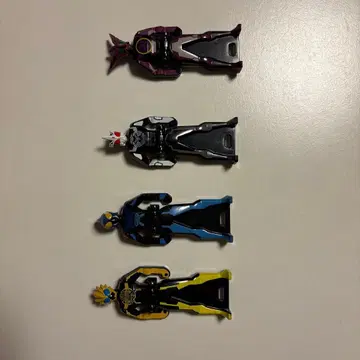 슈퍼전대 히어로 피규어 4체 세트