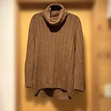 Unfil 리브 터틀넥 스웨터