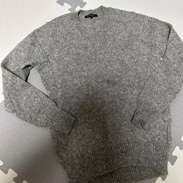 23구 그레이 V넥 니트 32 사이즈