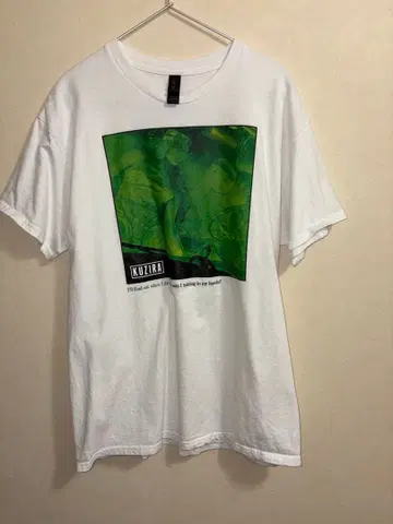 KUZIRA 그래픽 T셔츠 화이트