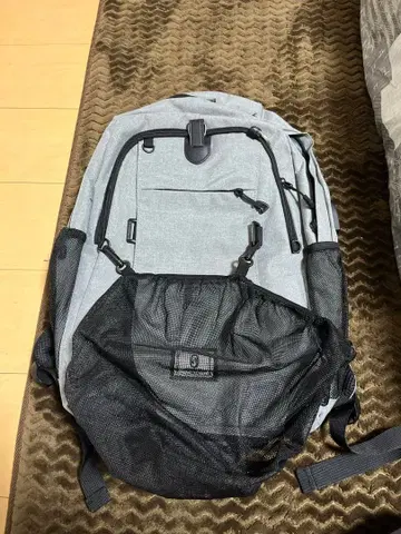 그레이 럭색/백팩 메쉬 포켓 부착