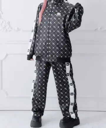 [ Hauls ] 하울즈 모노그램 저지 상하의 세트