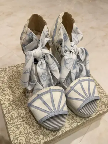 [ RANDA ] 리본 포함 마린 스카프 샌들 화이트 블루 미사용 새상품