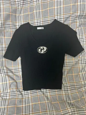 GYDA 블랙 숏 기장 상의 F 사이즈