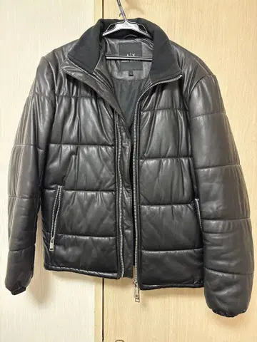 블랙 가죽 다운 자켓