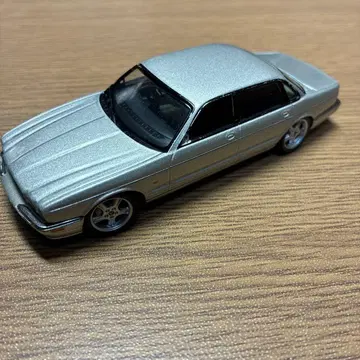 거울 결손 Autoart 1/43 Jaguar X.R/X.8