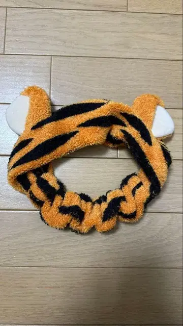 호랑이 귀 달린 헤어밴드