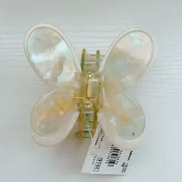 POTETE 버터플라이 헤어 클립 그린