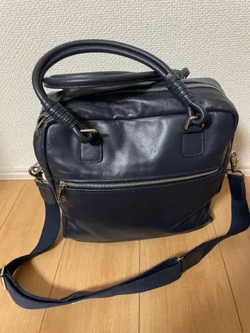 muta 네이비 가죽 토트백