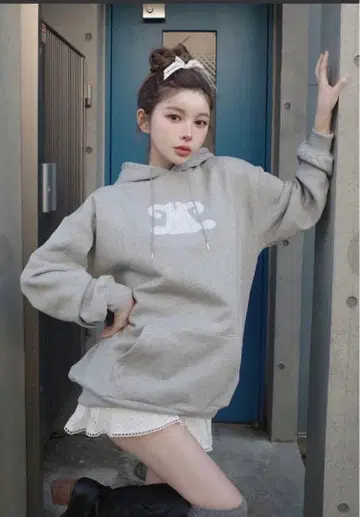 Darich 레이스업 아플리케 로고 후디