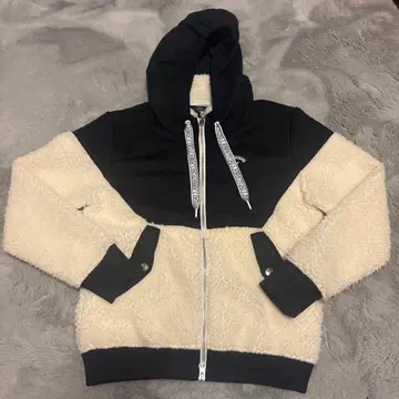 캘러웨이 안감 부착 보아 후드티