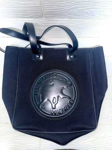 미사용 새상품 헌팅월드 토트백 HUNTING WORLD