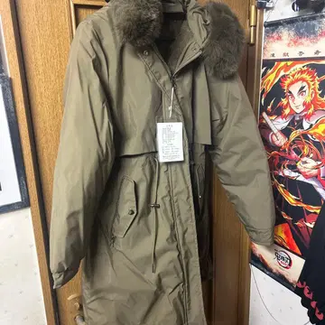 후드 부착 모즈 코트.