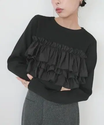 프릴 뷔스티에 니트 풀오버 LIAN 리안 블랙