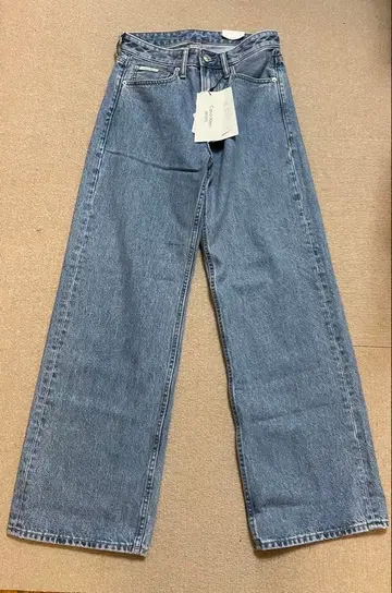 Calvin Klein 90s 루즈 진