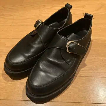 블랙 버클 포함 통굽 로퍼 HARE