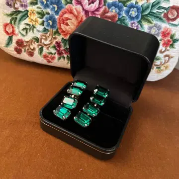 오스트리아제 그린 크리스탈 귀찌 에메랄드컷 파티