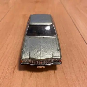 실버 세단 스타일 미니카 MAZDA