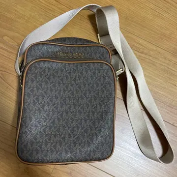 MICHAEL KORS 브라운 숄더백