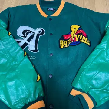BATTLE VIBES 바시티 자켓