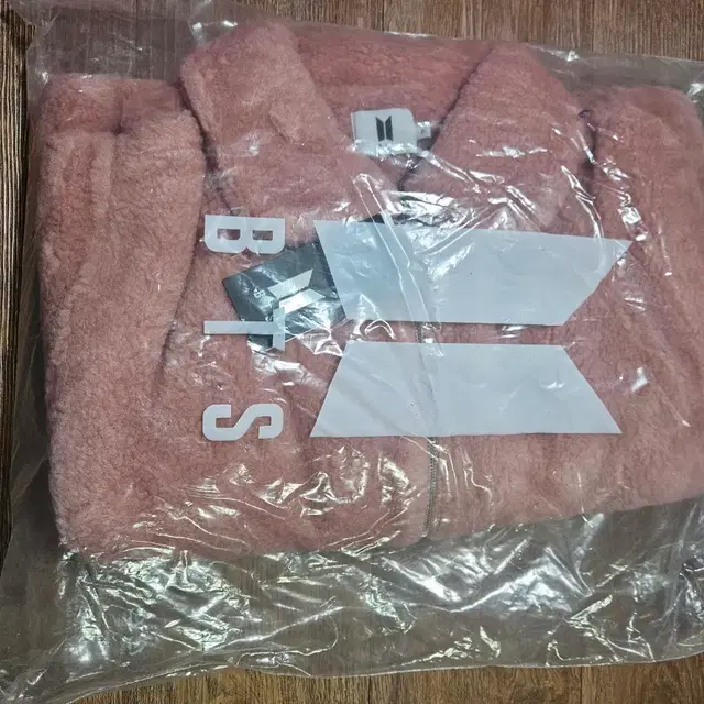 BTS 핑크색 뽀글이 플리스 자켓