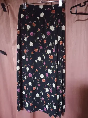 1점 한정 플레어 스커트 꽃무늬 블랙 일본제