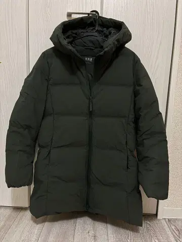 새상품급 UNIQLO 다크 그린 다운 자켓