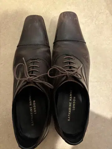 캐서린 햄넷 런던 다크 브라운 가죽 신발