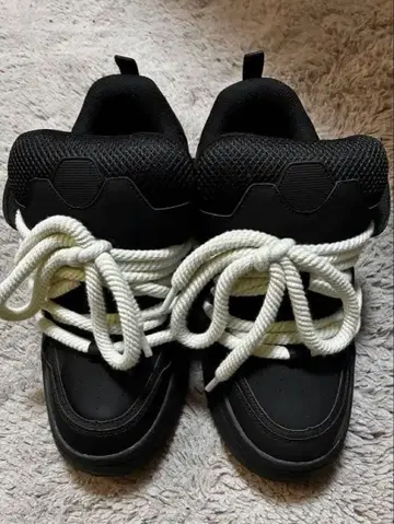 ZARA 블랙 스니커즈 로프 슈레이스