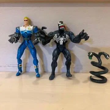 MARVEL VS CAPCOM 베놈 캡틴 커맨더 피규어