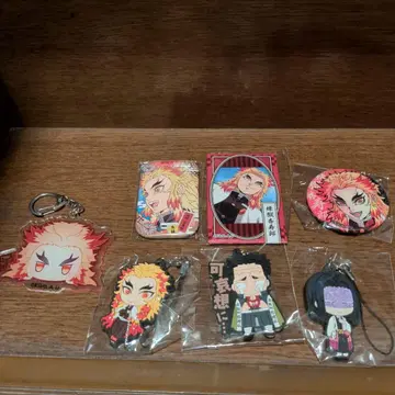 렌고쿠 쿄쥬로 키링, 캔 배지 등