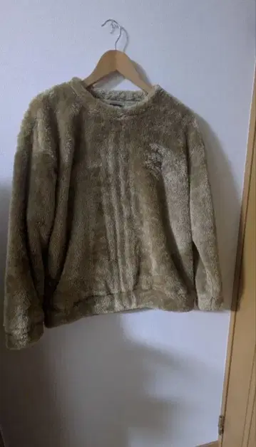 뉴발란스 플리스 맨투맨 M 사이즈 새상품급