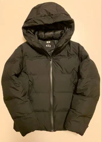 유니클로 심리스 다운 후드티 블랙 S