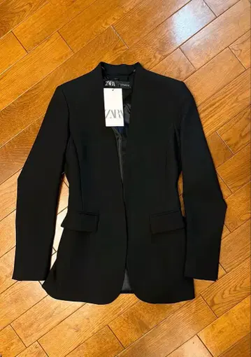 미사용 새상품 ZARA 블랙 노카라 자켓 XS