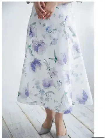 tocco closet 허리 배색 라인 플라워 프린트 플레어 스커트