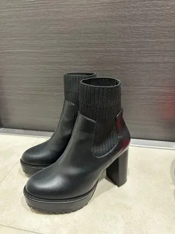 삭스힐 부츠 ( M 사이즈 )