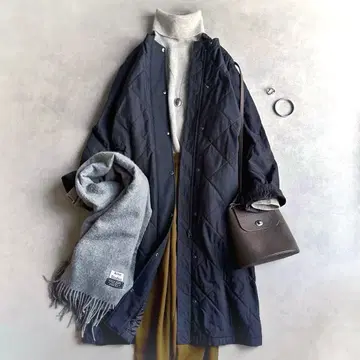 새상품급 23구//시레타프타 트윌 퀼팅 코트 사이즈 44 블랙 검정