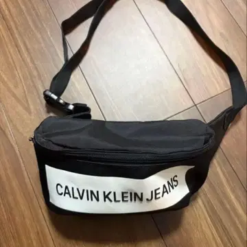 캘빈클라인 바디백