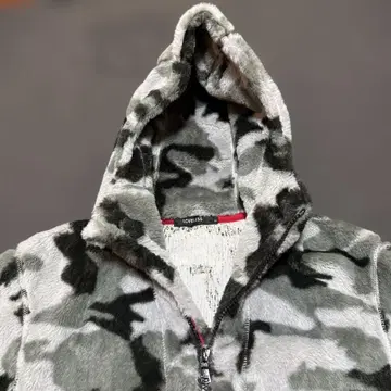 LOVELESS 카모 패턴 플리스 후드티